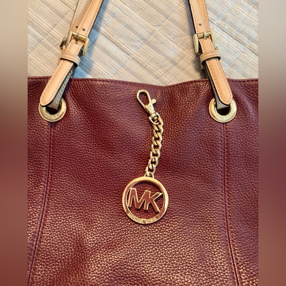 MICHAEL KORS JET SET BURGUNDY LEATHER TOTE - Picture 12 of 12